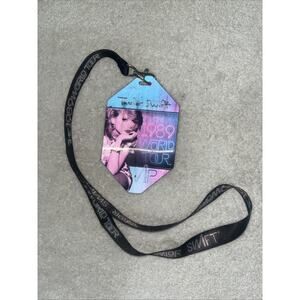 TAYLOR SWIFT 1989 Tour exclusive & rare VIP badge lanyard concert souvenir